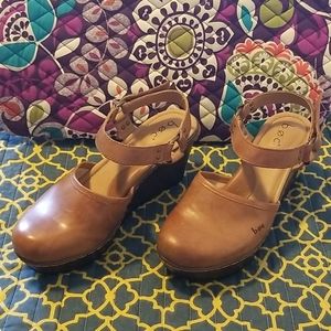 Cute B.O.C Born Leather Platform Clogs, 8M
